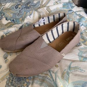 Toms Slip-ons